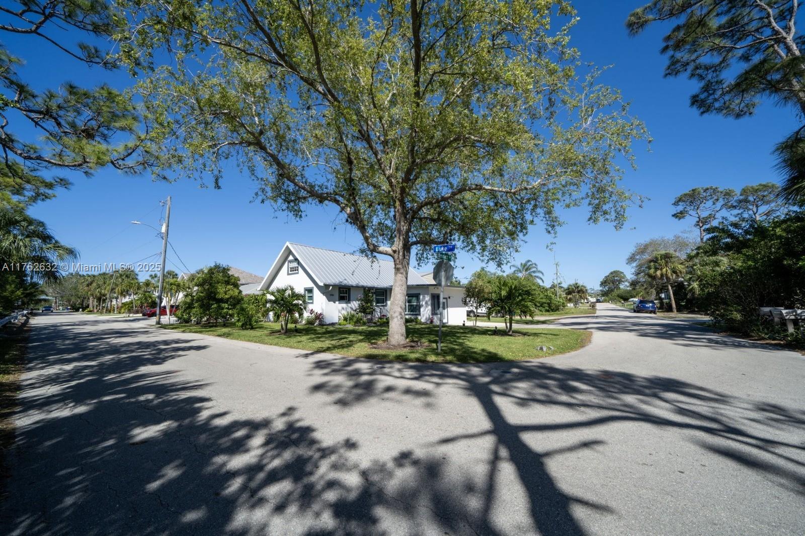 3986 Bennett Ln, Bonita Springs, Florida image 1