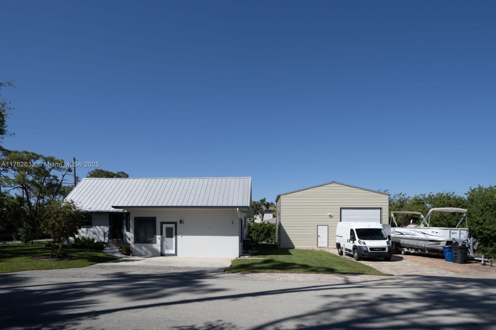 3986 Bennett Ln, Bonita Springs, Florida image 3