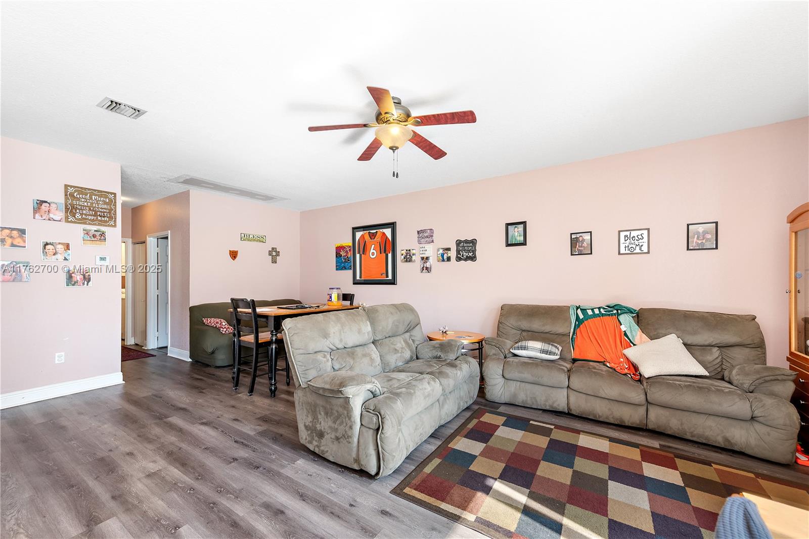 Listing Photo 10