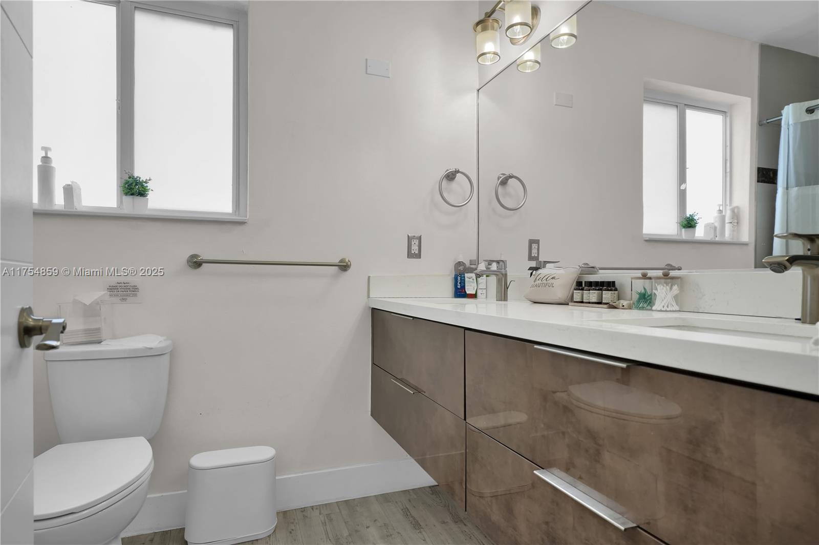 810 NE 182nd St, North Miami Beach, Florida image 22