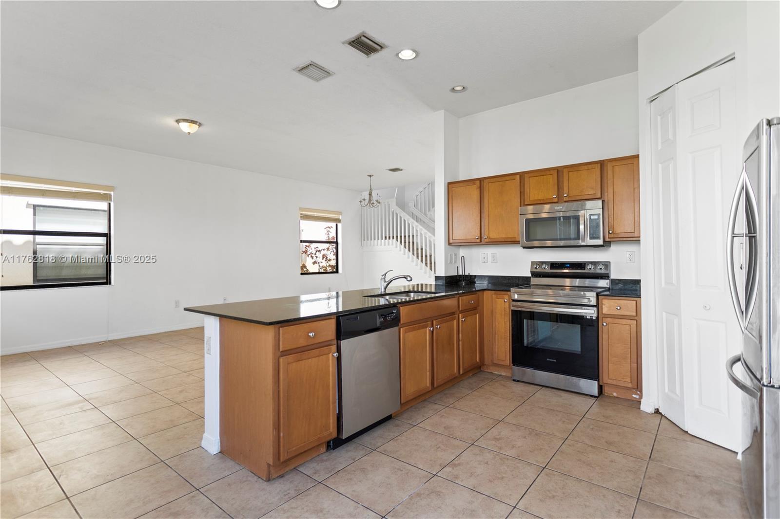Listing Photo 9