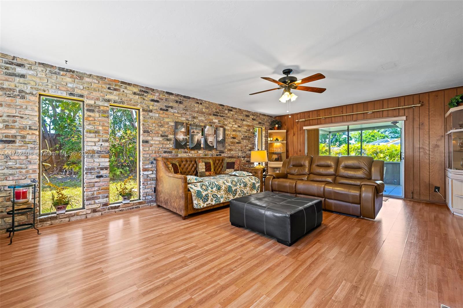 Listing Photo 11