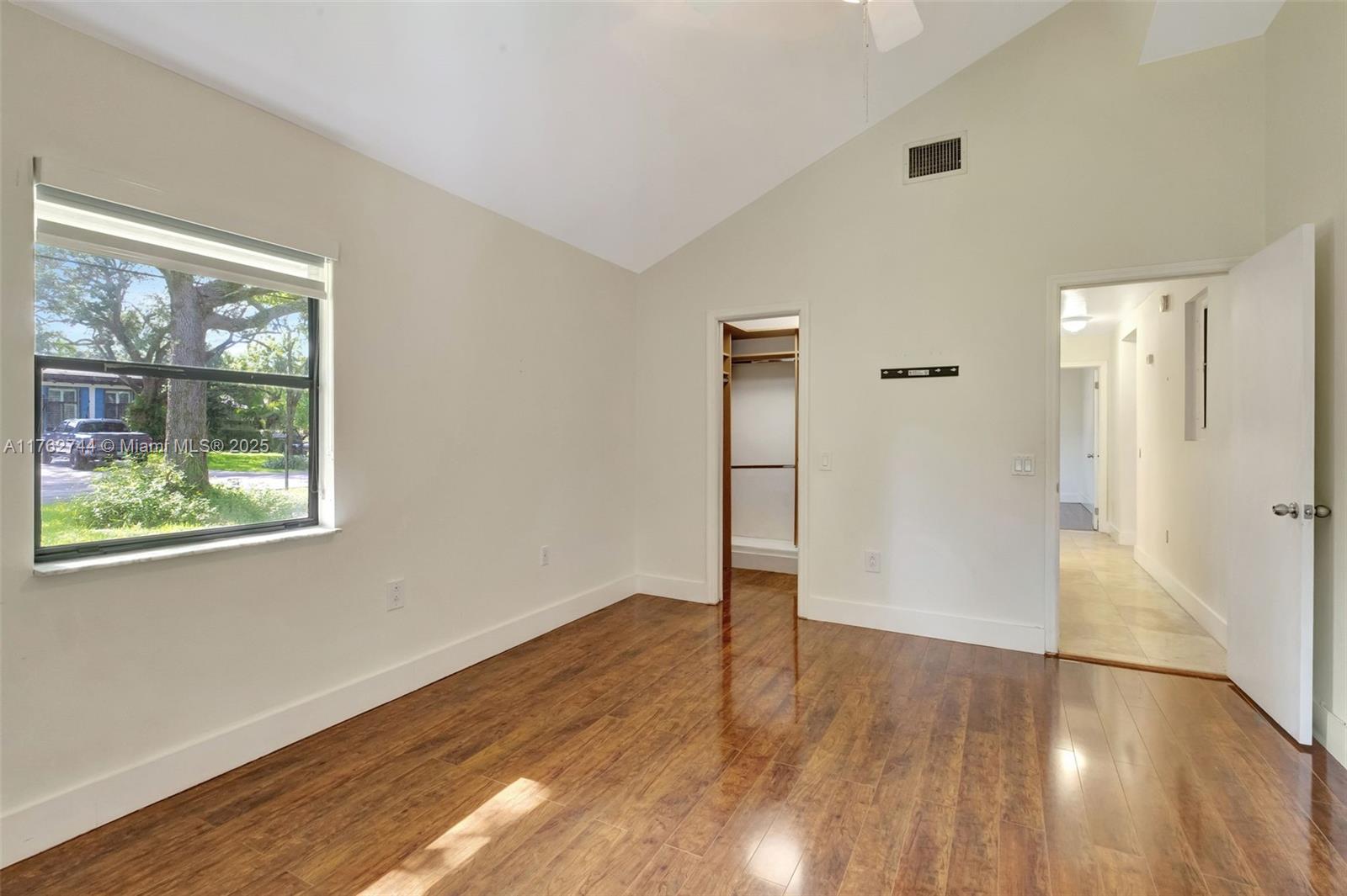 Listing Photo 13