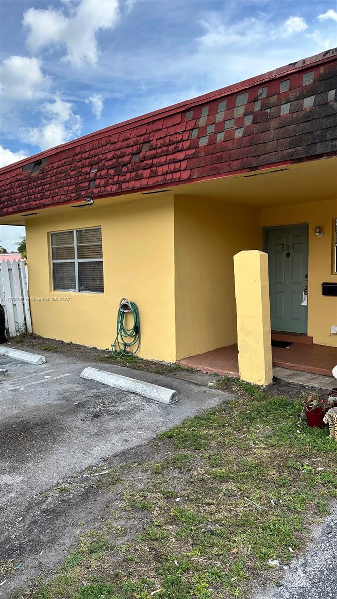 504 NW 179th St, Miami Gardens, Florida image 1