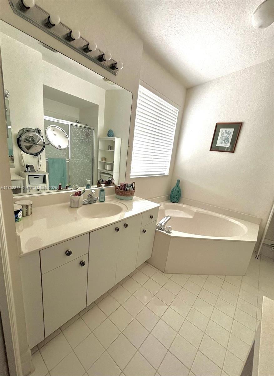 11512 NW 48th Ter #., Doral, Florida image 16