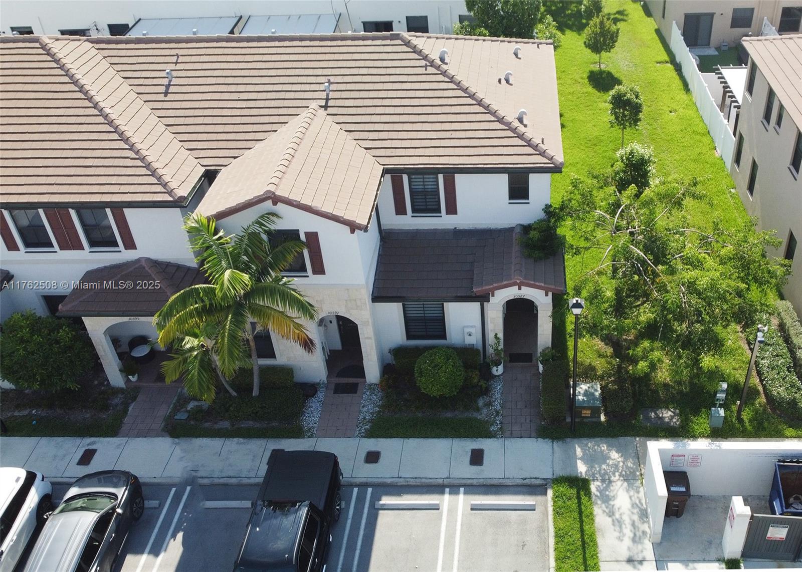 10587 W 33rd Ct #10587, Hialeah, Florida image 1