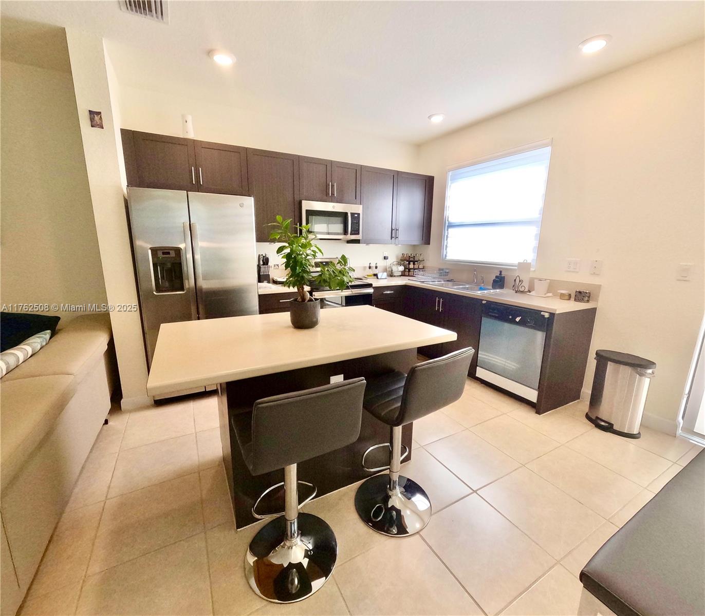 10587 W 33rd Ct #10587, Hialeah, Florida image 6