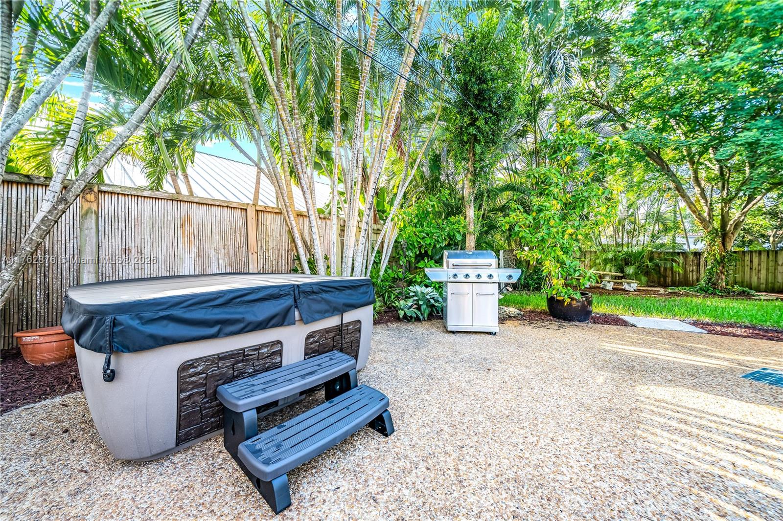 1715 NE 36th St, Oakland Park, Florida image 6