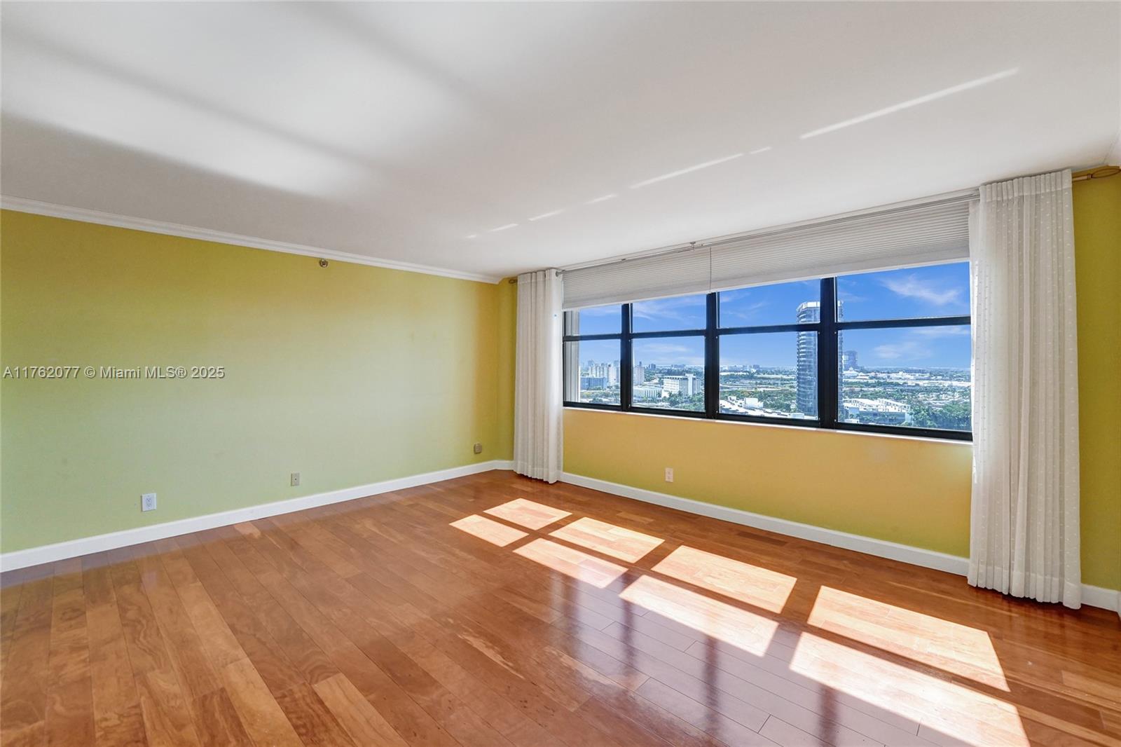 Listing Photo 14