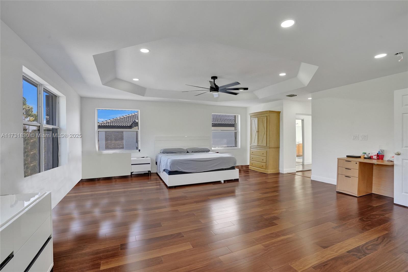 Listing Photo 11