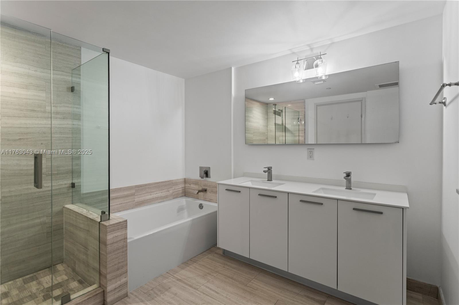 1300 Brickell Bay Dr #603, Miami FL 33131
