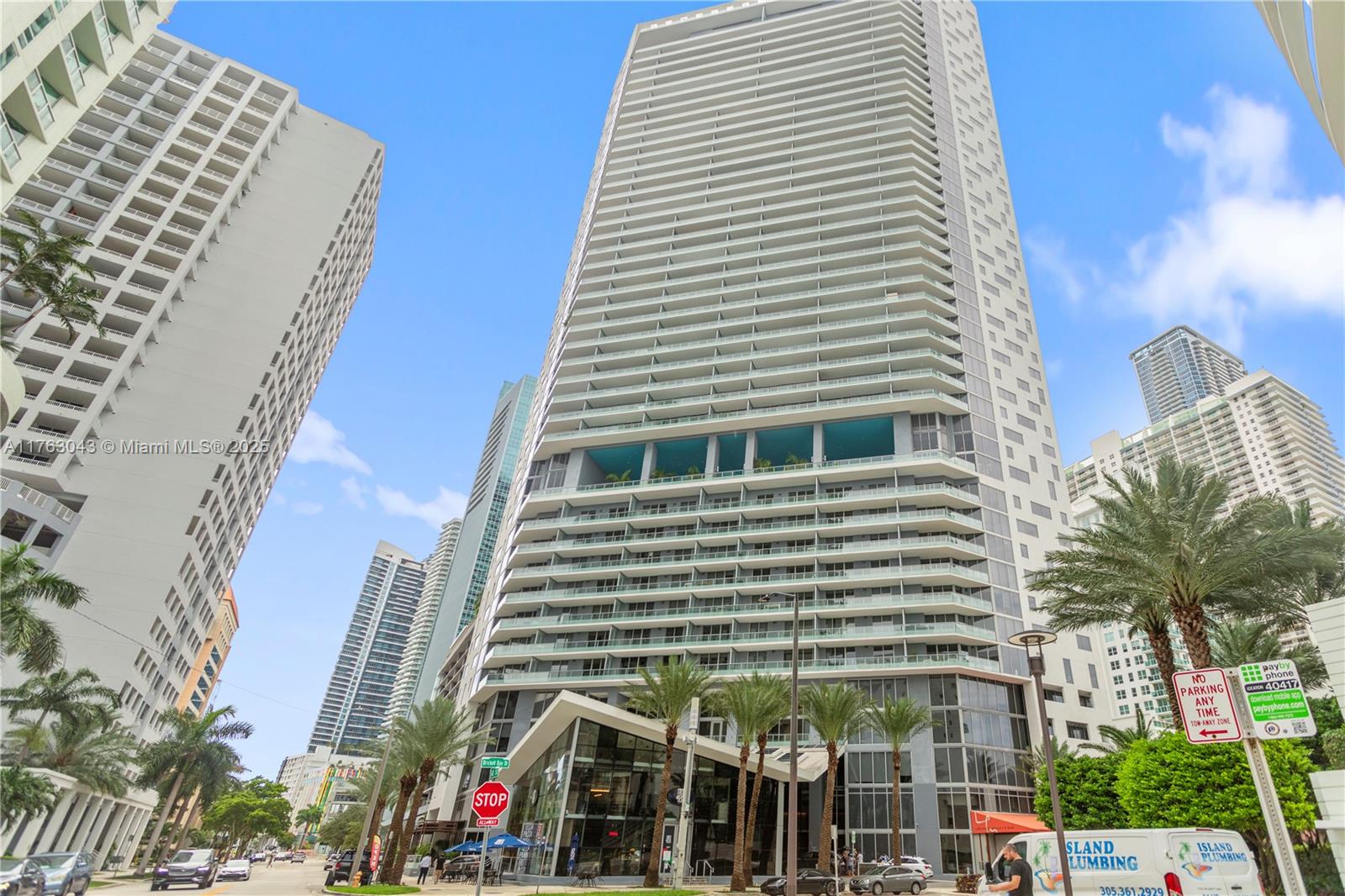 1300 Brickell Bay Dr #603, Miami FL 33131