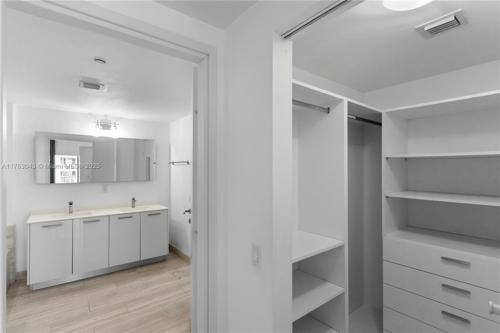 1300 Brickell Bay Dr #603, Miami FL 33131