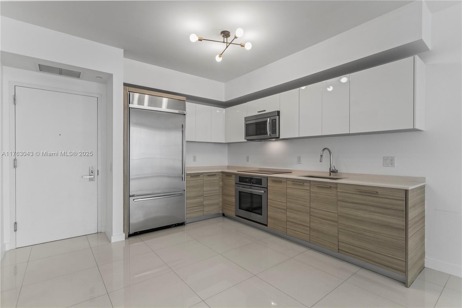 1300 Brickell Bay Dr #603, Miami FL 33131