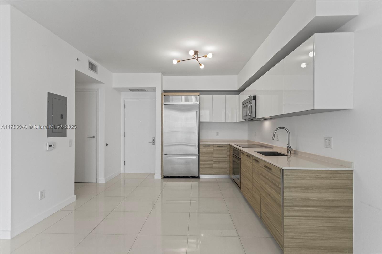 1300 Brickell Bay Dr #603, Miami FL 33131
