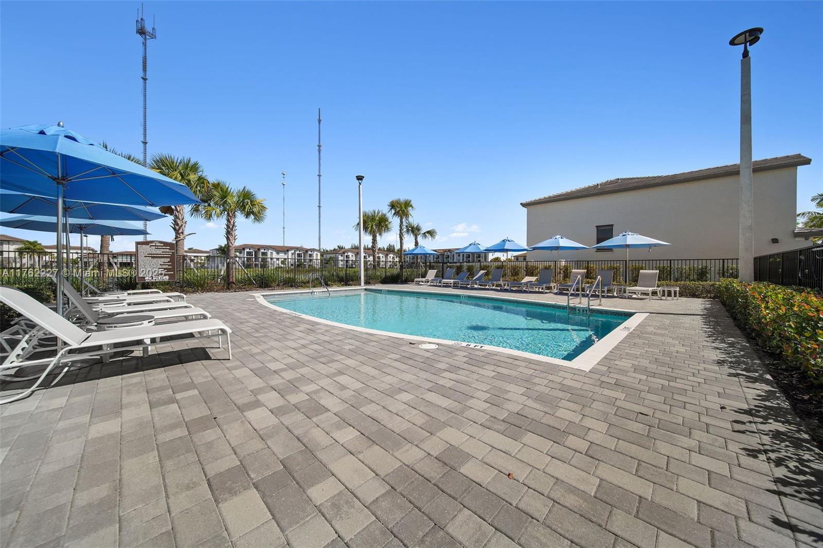 493 NW 204th St, Miami Gardens, Florida image 32