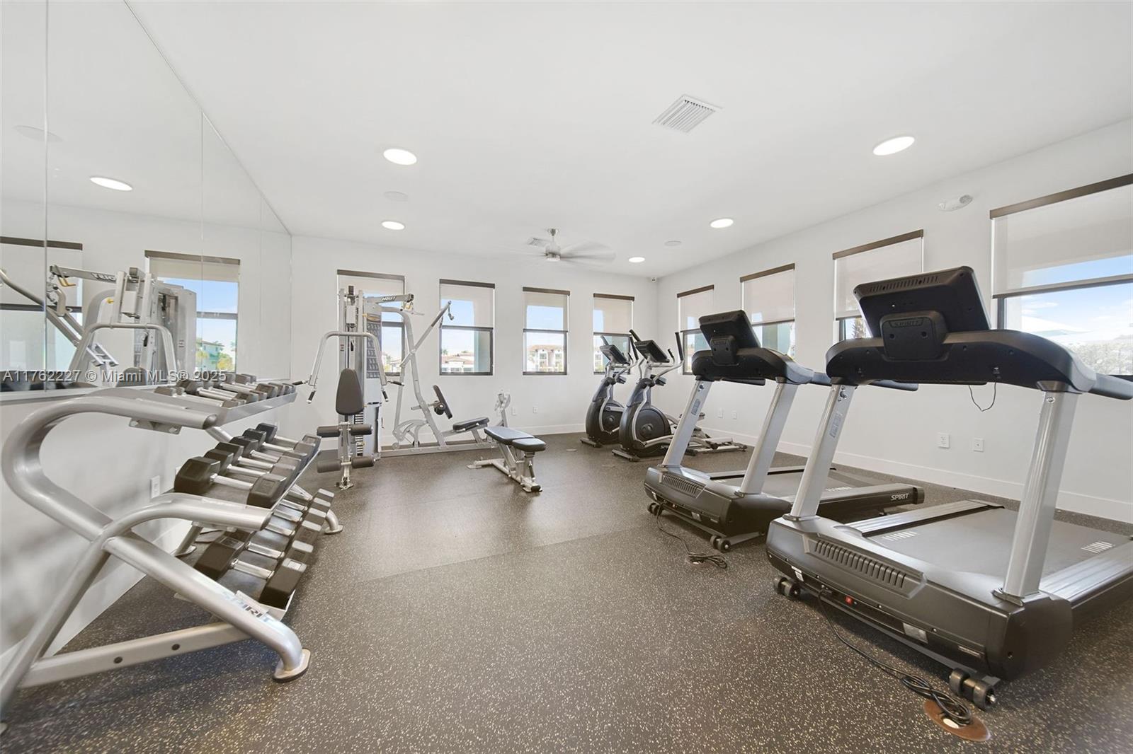 493 NW 204th St, Miami Gardens, Florida image 34