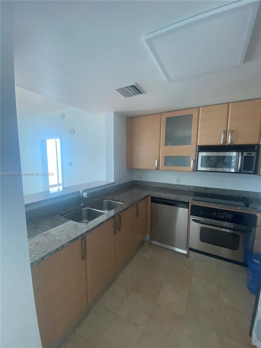 2101 Brickell Ave #3103, Miami FL 33129