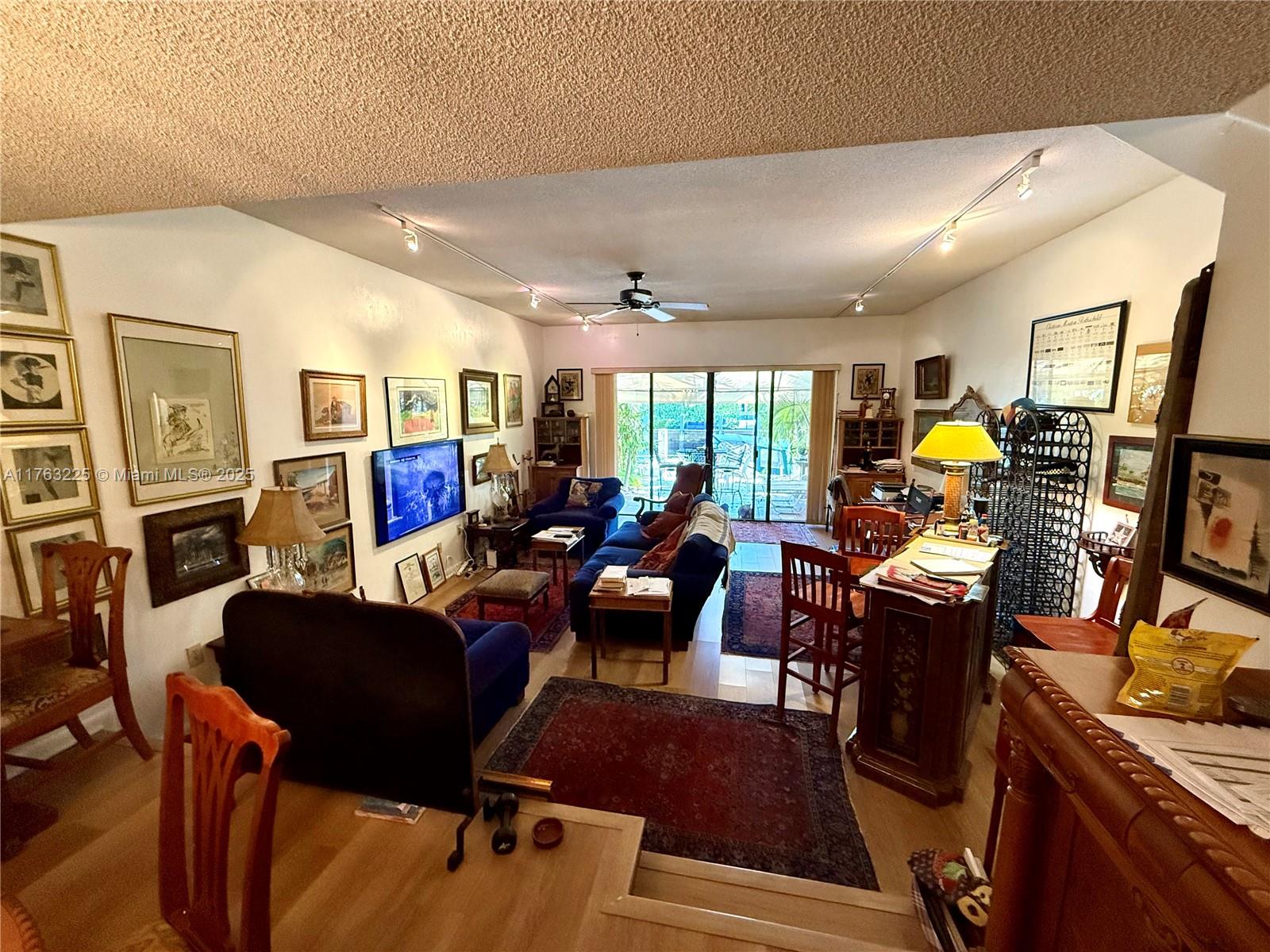 1424 NE 105th St #D10, Miami Shores, Florida image 5