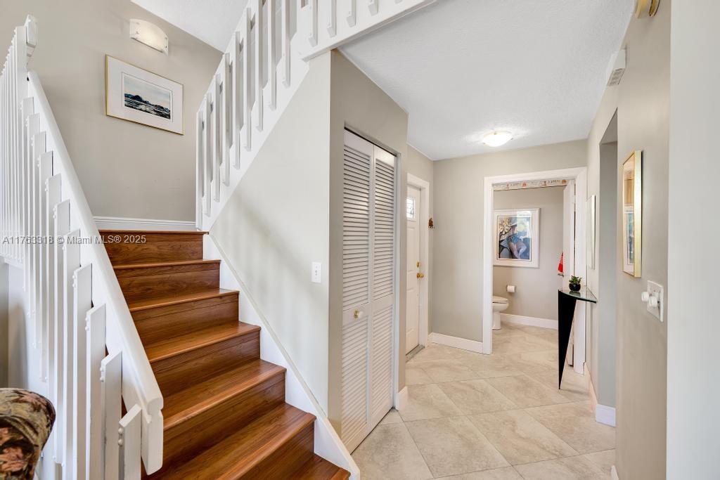 1091 SE 6th Ave, Dania Beach, Florida image 13