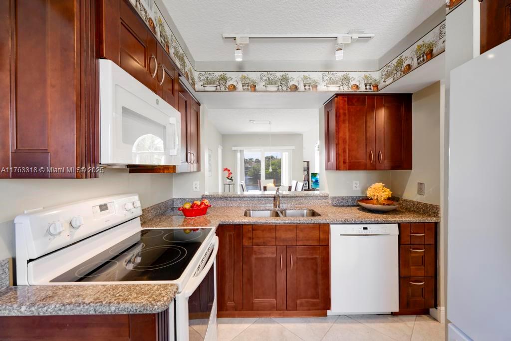 1091 SE 6th Ave, Dania Beach, Florida image 15