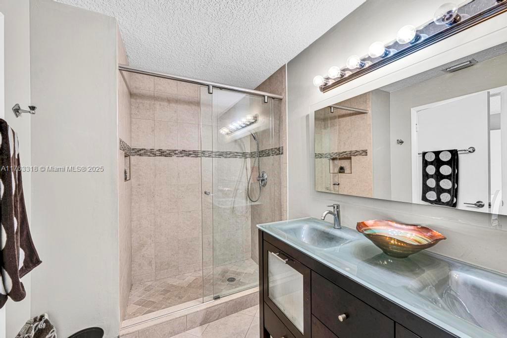 1091 SE 6th Ave, Dania Beach, Florida image 27