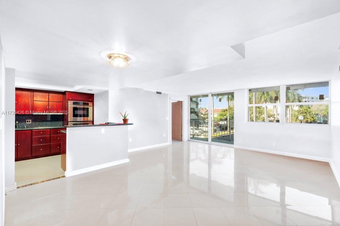 16558 NE 26th Ave #2J, North Miami Beach, Florida image 2