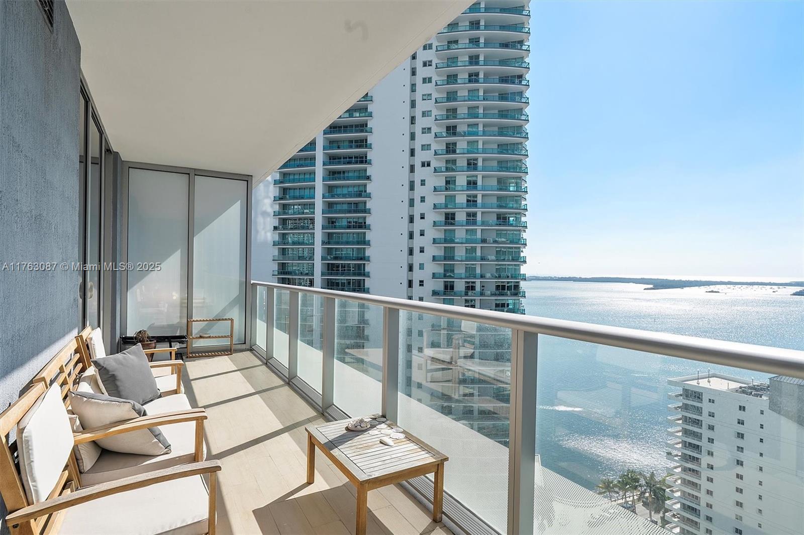 1300 Brickell Bay Dr #2404, Miami FL 33131