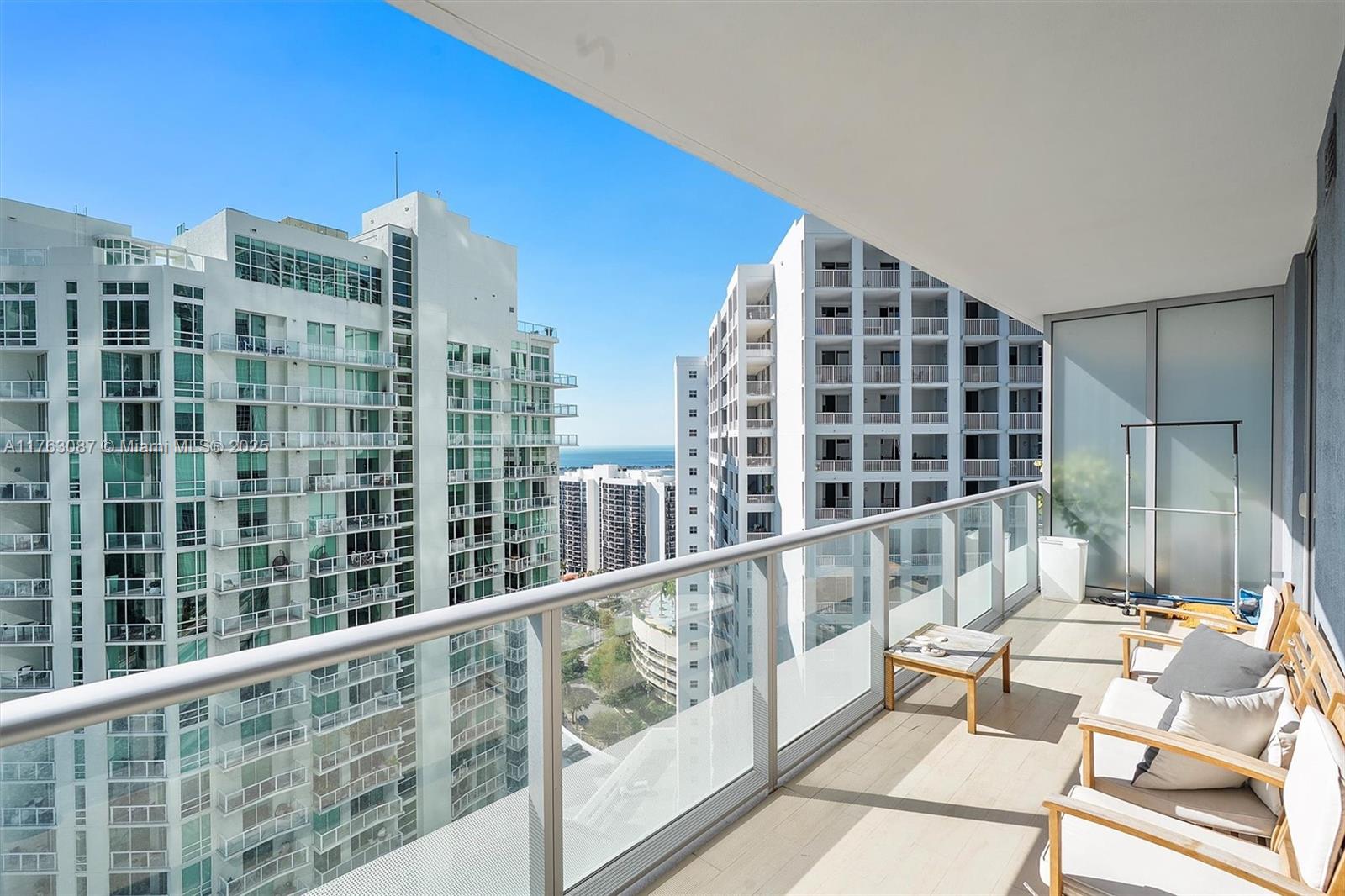 1300 Brickell Bay Dr #2404, Miami FL 33131