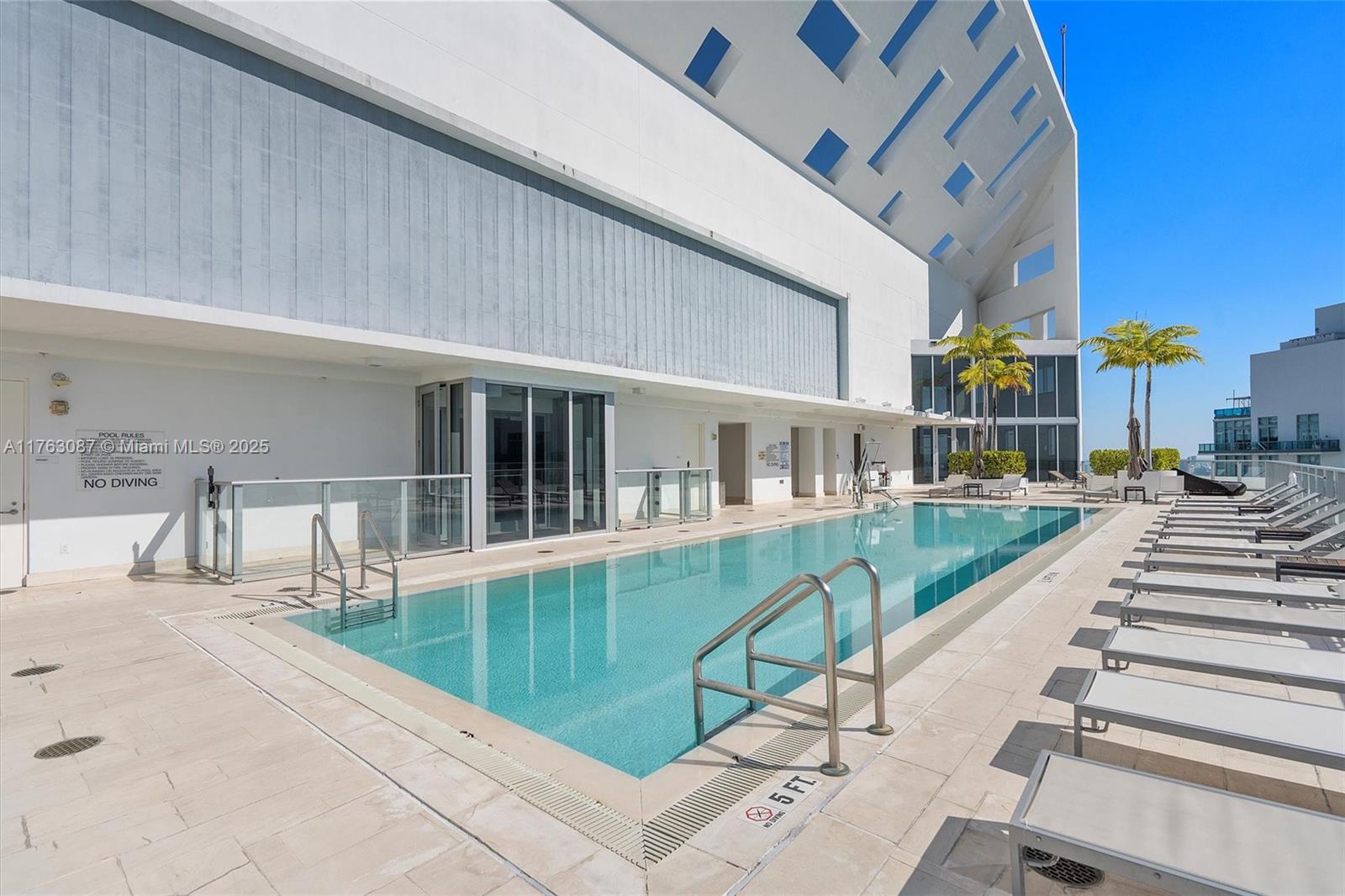 1300 Brickell Bay Dr #2404, Miami FL 33131