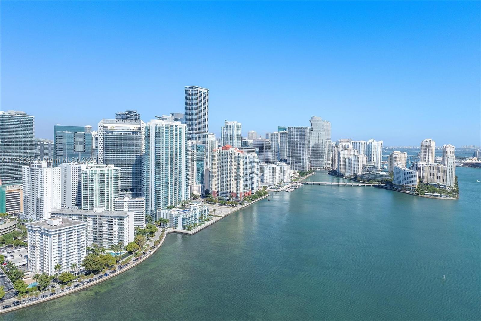 1300 Brickell Bay Dr #2404, Miami FL 33131