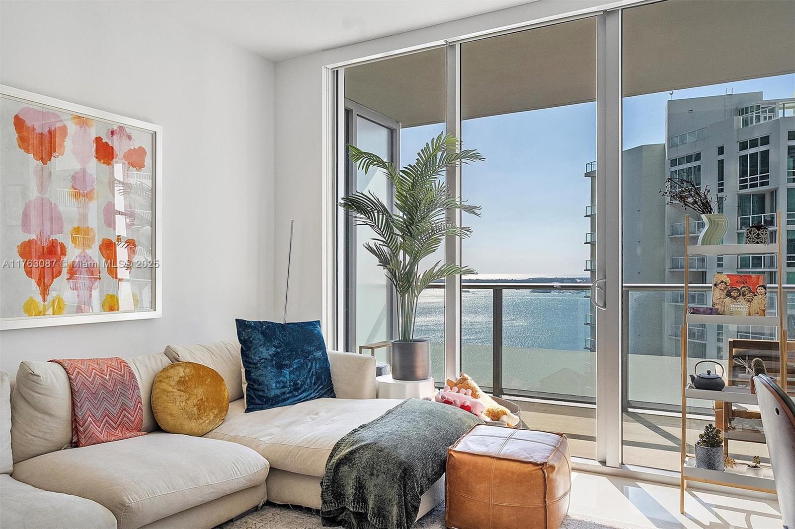 1300 Brickell Bay Dr #2404, Miami FL 33131