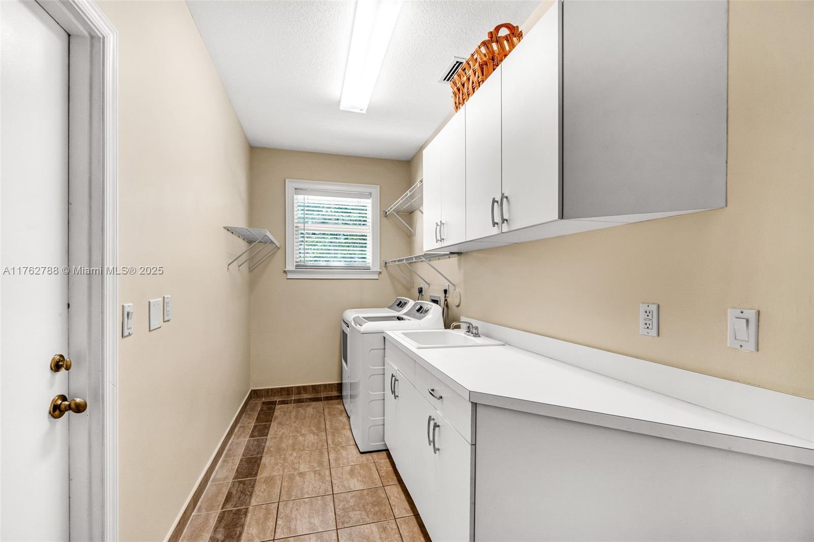 311 Palm Blvd, Weston, Florida image 32