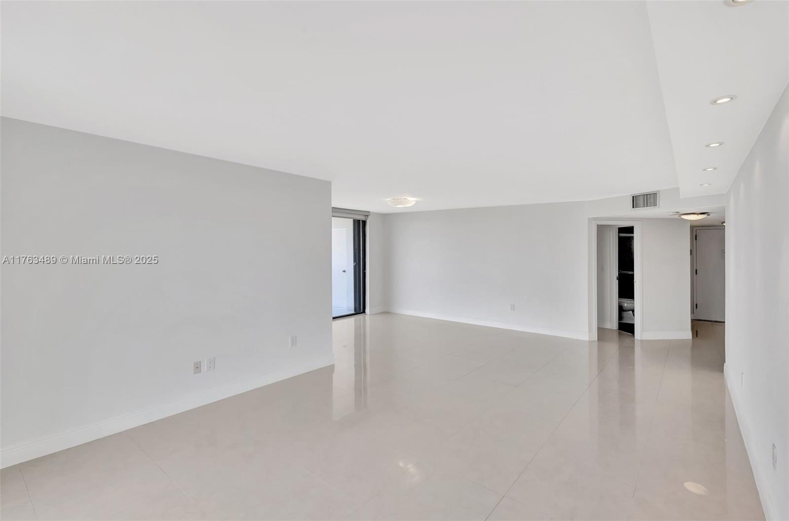 2333 Brickell Ave #1416, Miami FL 33129