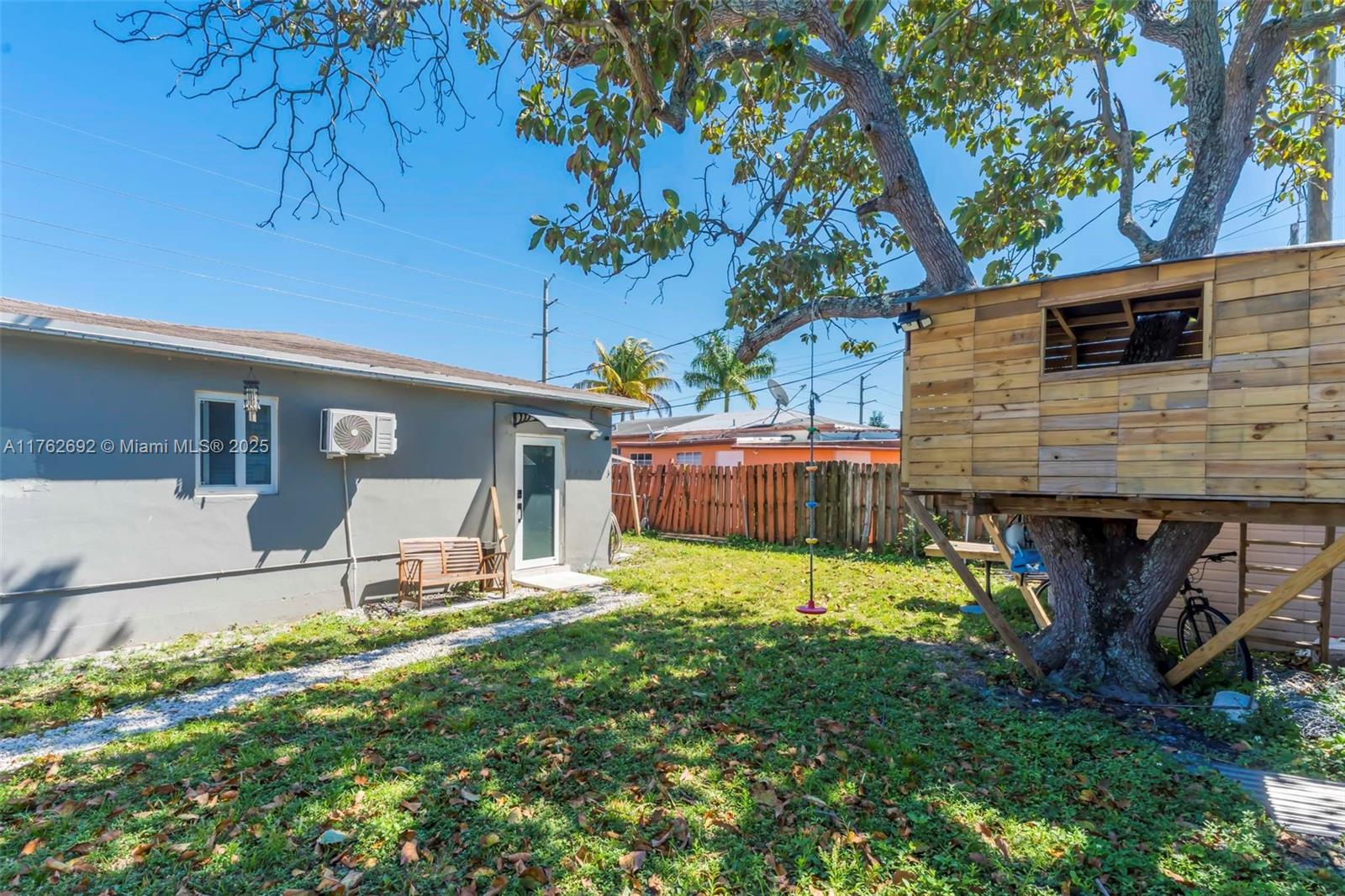 2402 Plunkett St, Hollywood, Florida image 23