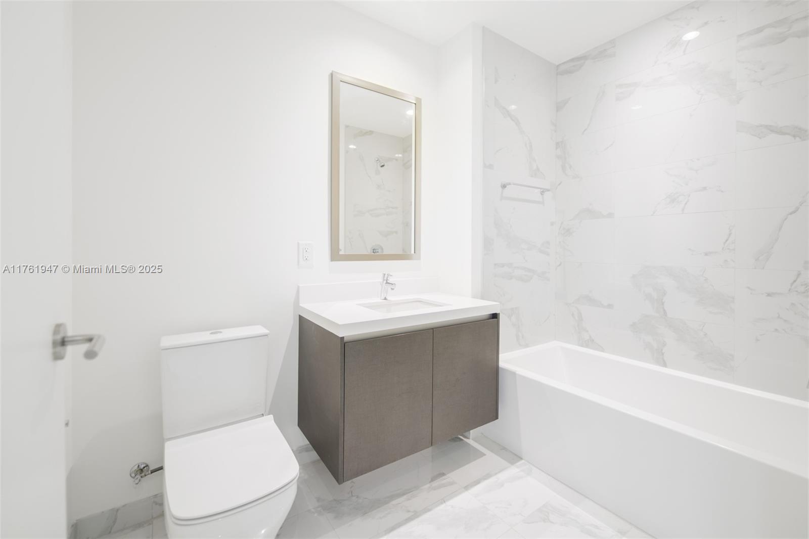 851 NE 1st Ave #2801, Miami FL 33132