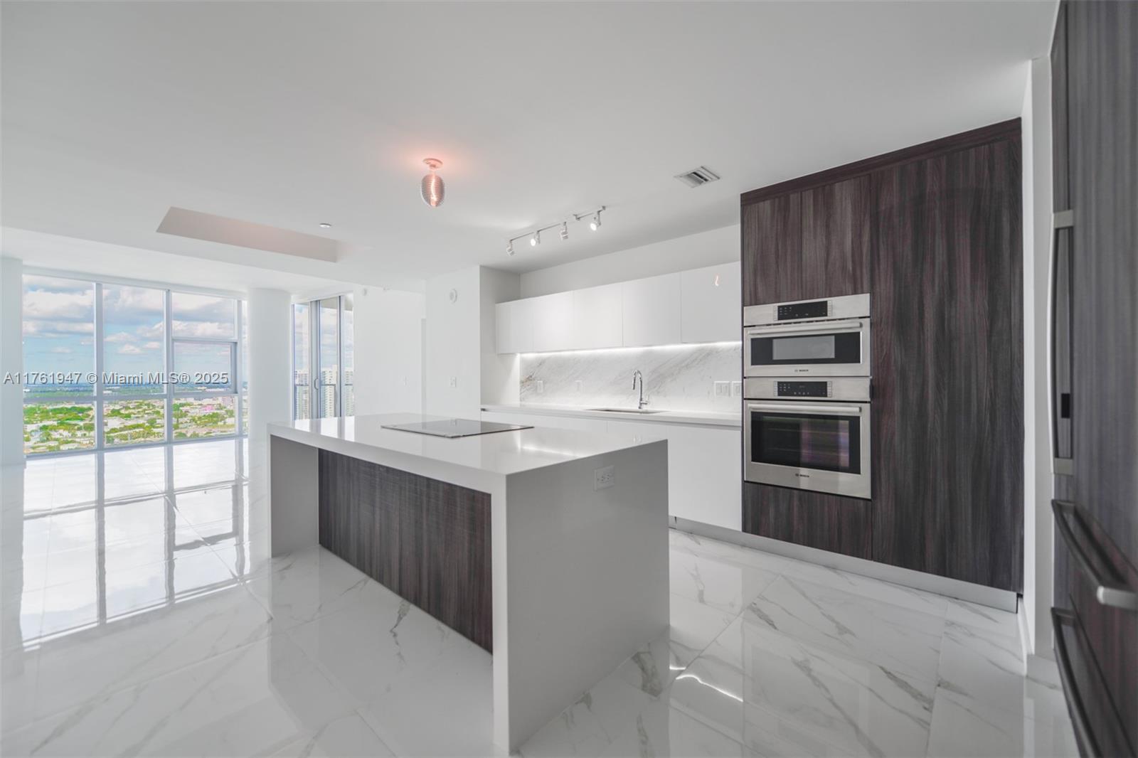 851 NE 1st Ave #2801, Miami FL 33132