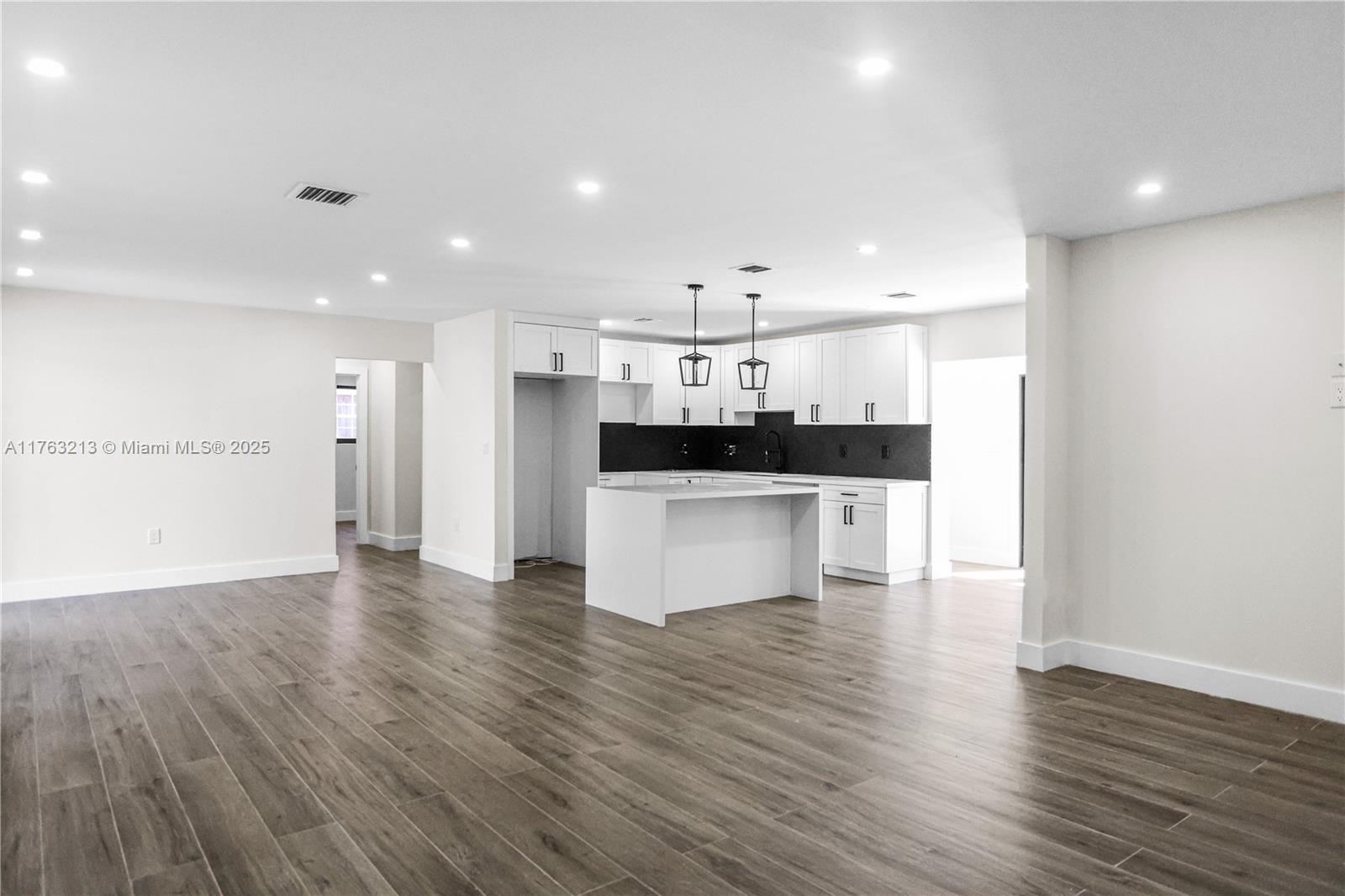 6590 NW 22nd St, Sunrise, Florida image 5