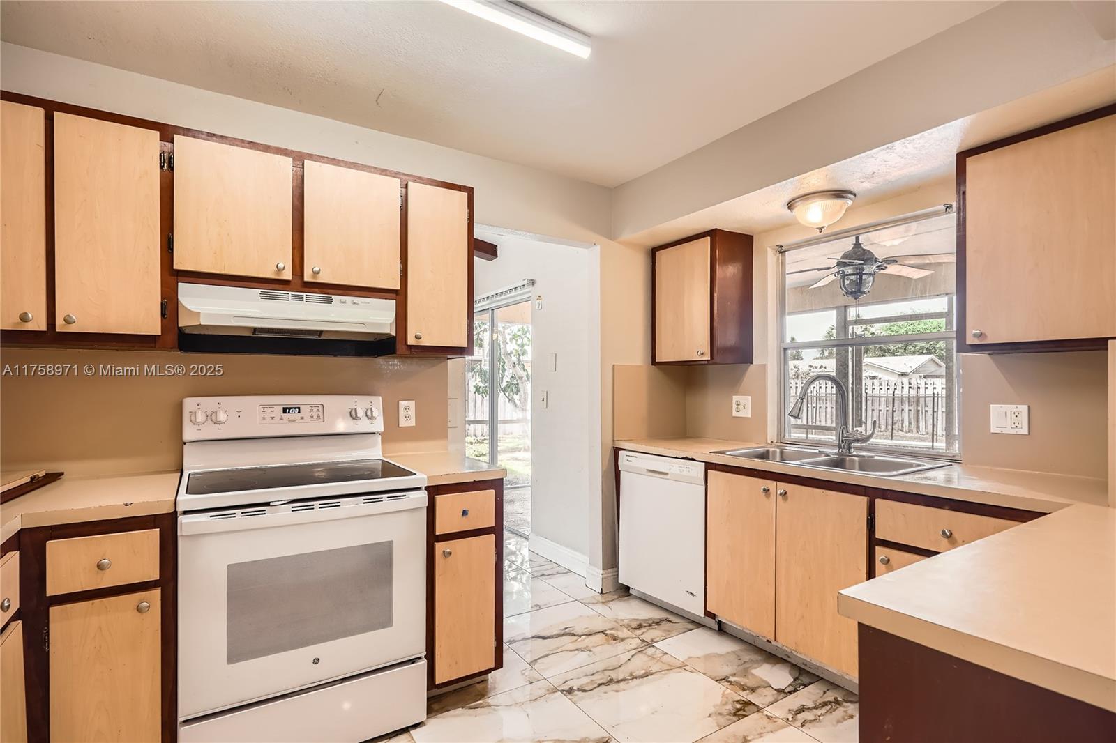 1281 Wyndcliff Dr, Wellington, Florida image 15