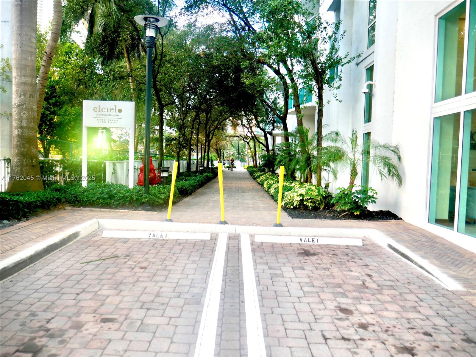 31 SE 5th St #2611, Miami, Florida image 38