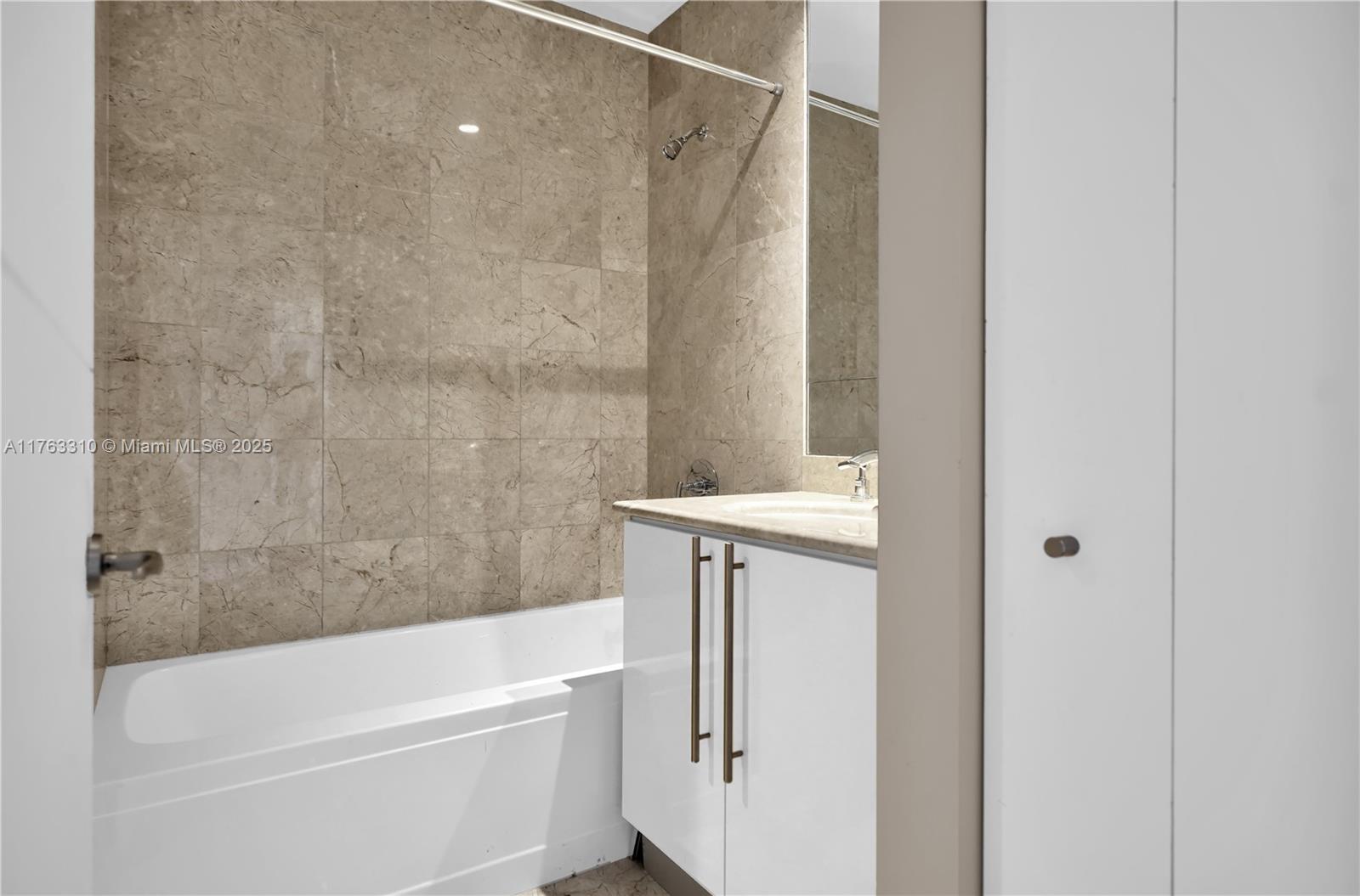 901 Brickell Key Blvd #3208, Miami FL 33131