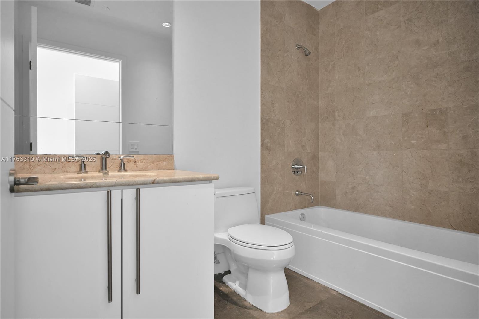 901 Brickell Key Blvd #3208, Miami FL 33131