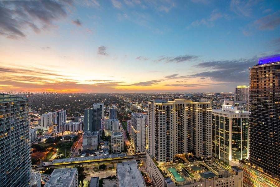 Condo for Sale in Miami, FL