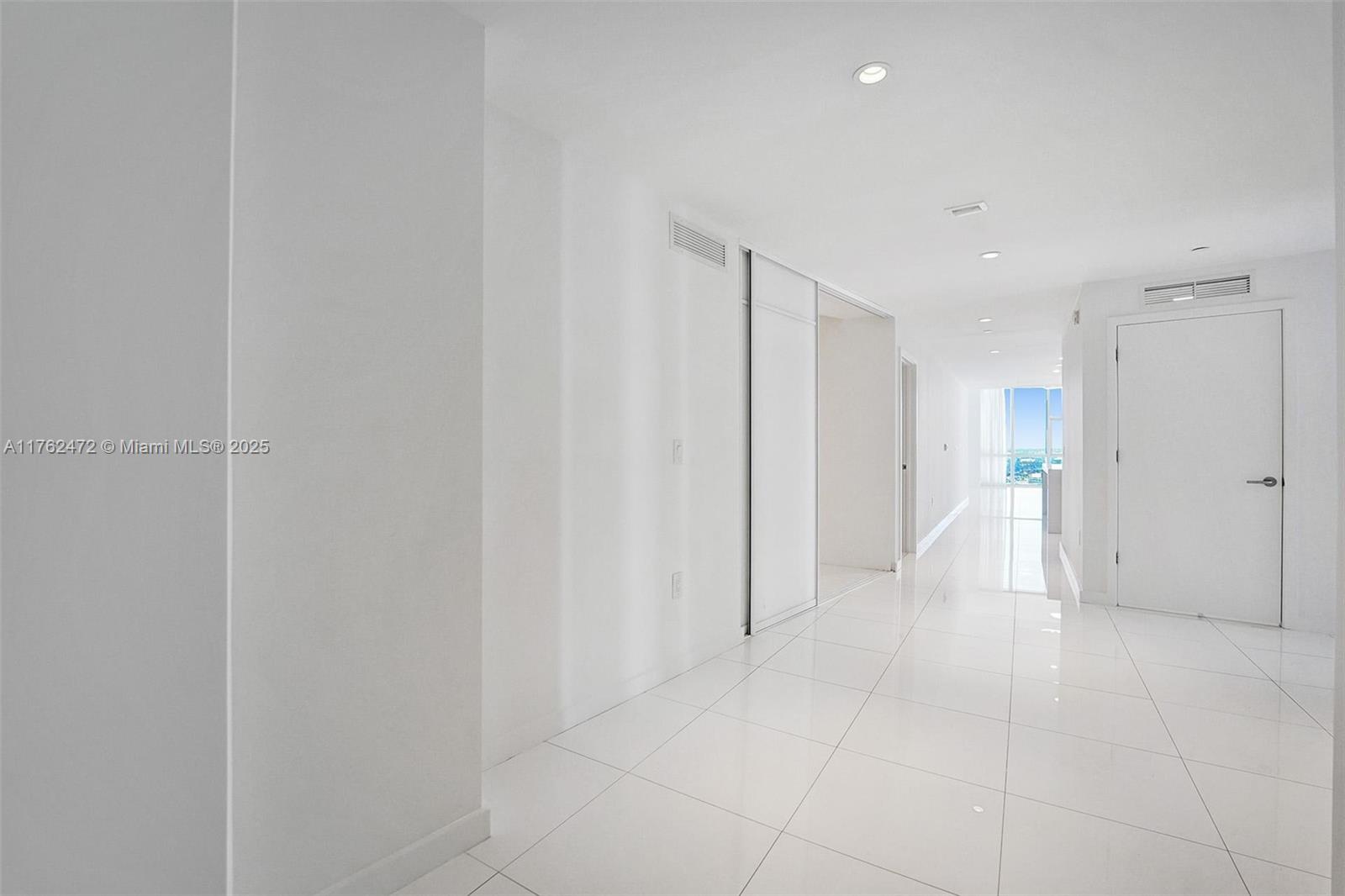 851 NE 1st Ave #4301, Miami FL 33132
