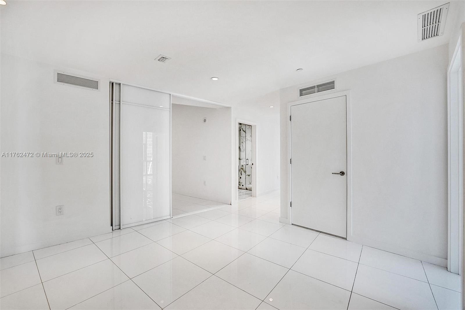 851 NE 1st Ave #4301, Miami FL 33132