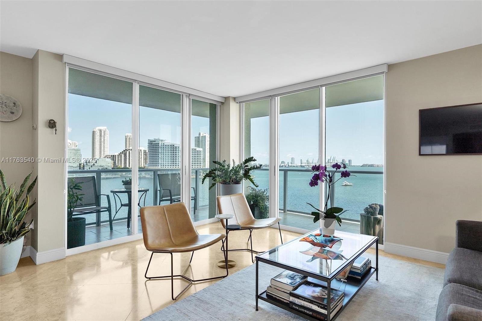 Condo for Sale in Miami, FL