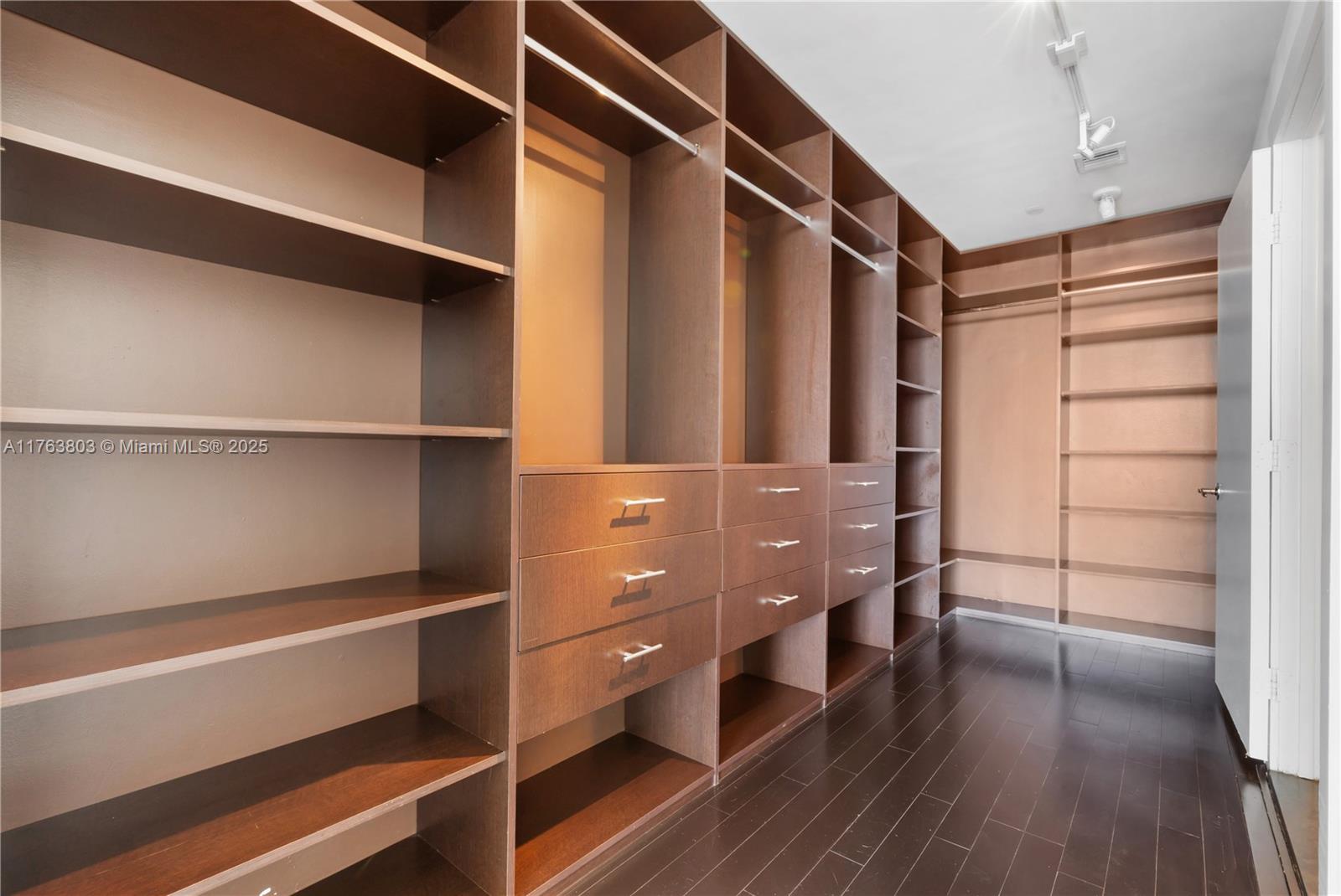900 BISCAYNE BL #2309, Miami FL 33132