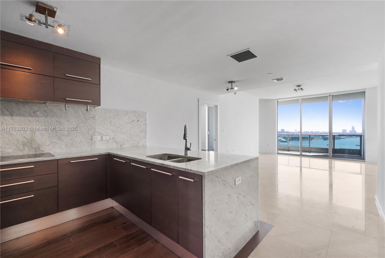 900 BISCAYNE BL #2309, Miami FL 33132
