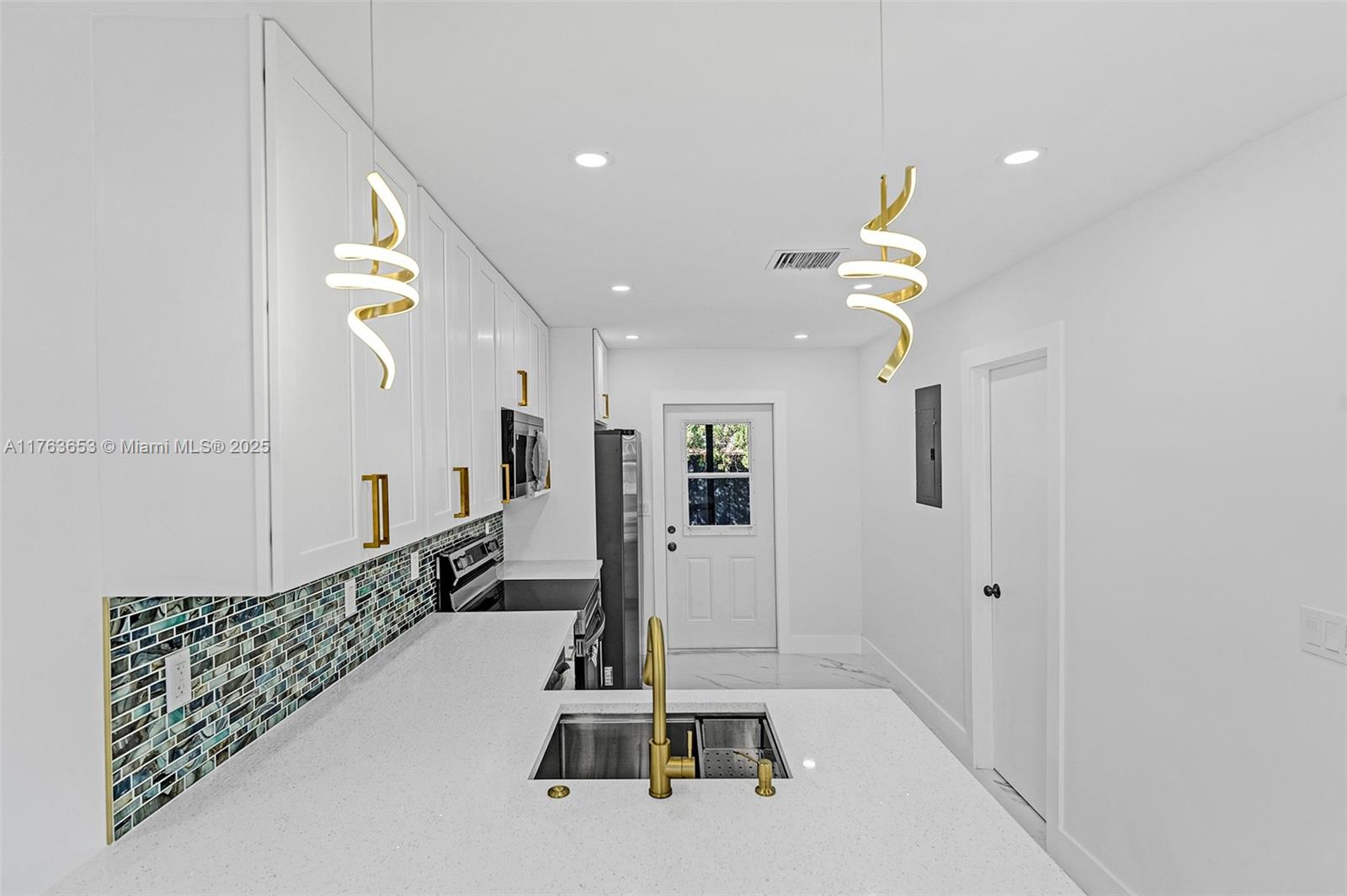 3837 NE 16th Ter, Pompano Beach, Florida image 9