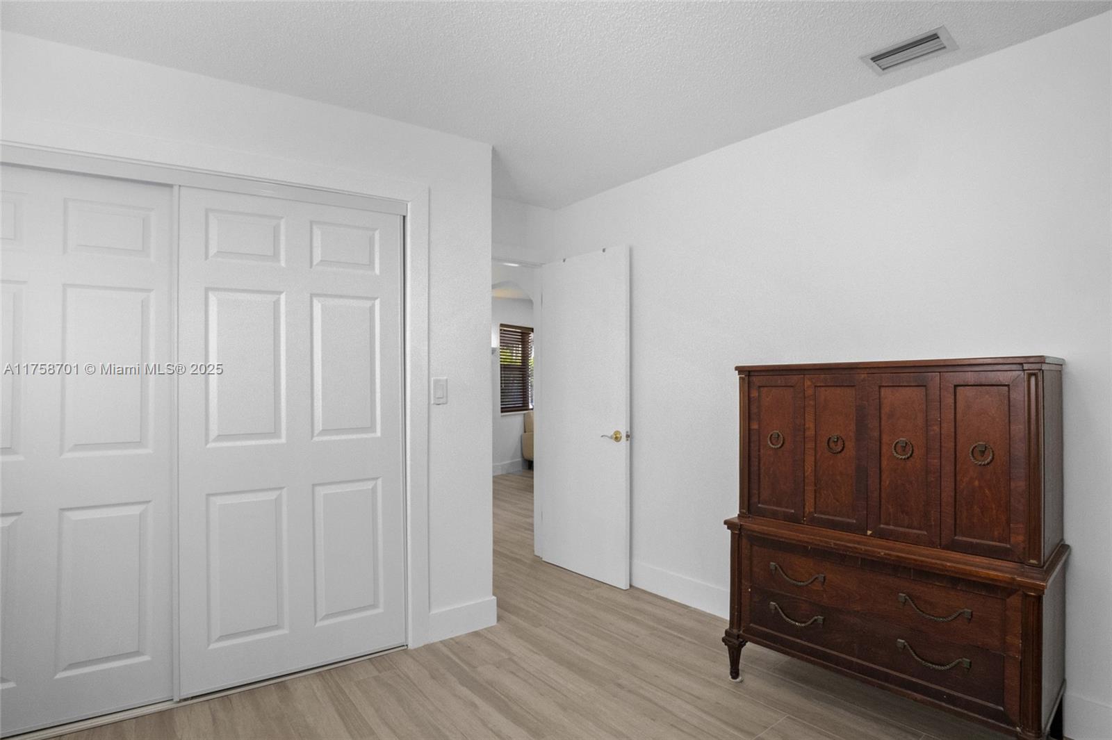 Listing Photo 24
